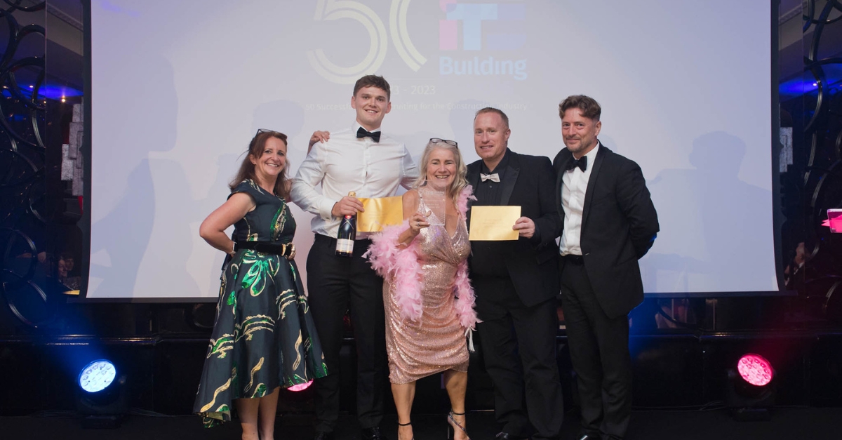 Team Player (left to right): Lucy Porter (Compère), Owen Jones (Swansea), Jacqui Cody (Hereford), Stuart Douglas (Reading), John Bennett (Presenting Award)